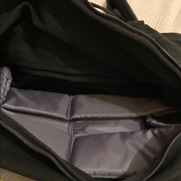 LEO & SONS JBL Black Duffel Bag with Sporty Design - Picture 9 of 9